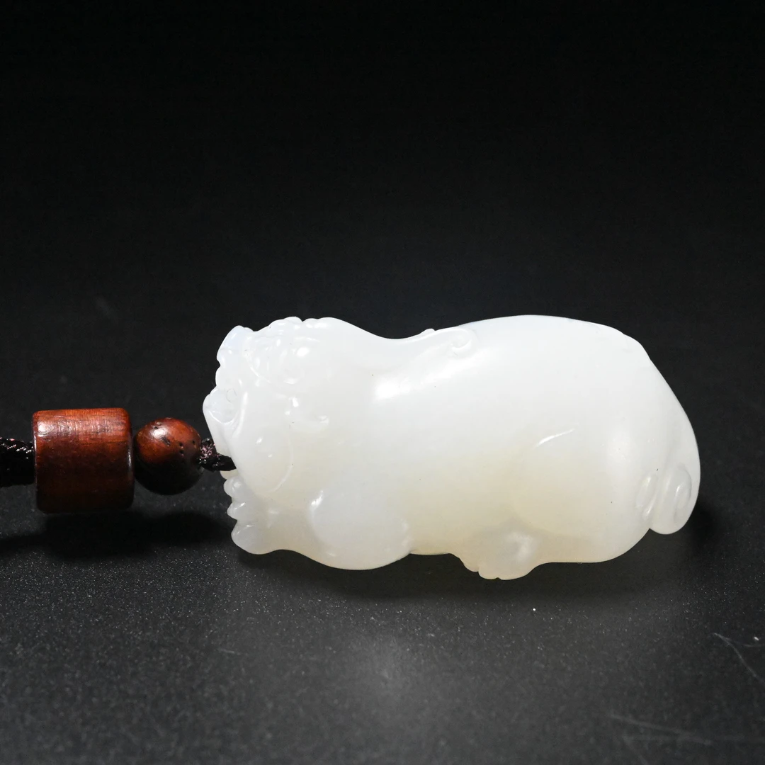 LOT8804 和田玉貔貅挂件/保利