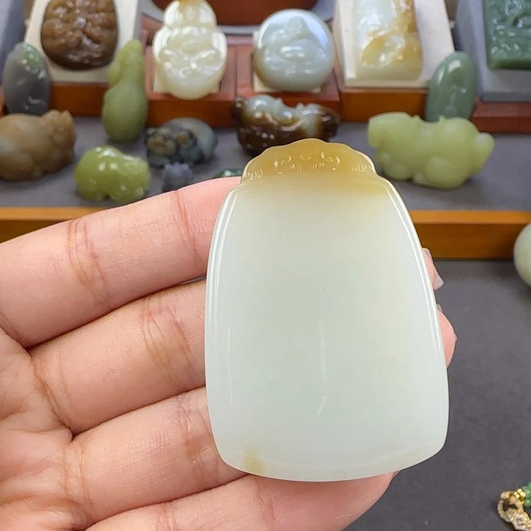 【闪购商品】和田玉未镶嵌颈饰十**哥