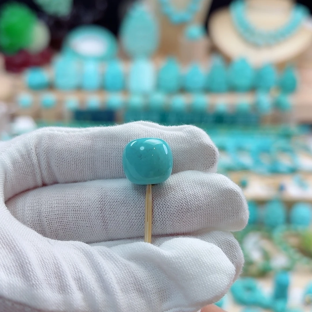 绿松石未镶嵌珠宝奇石