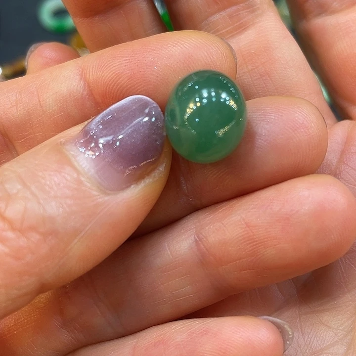 翡翠未镶嵌颈饰鼓珠