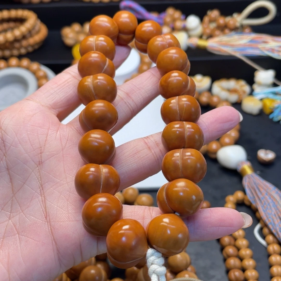 猴头核桃吊坠微瑕屁桃手持18左右