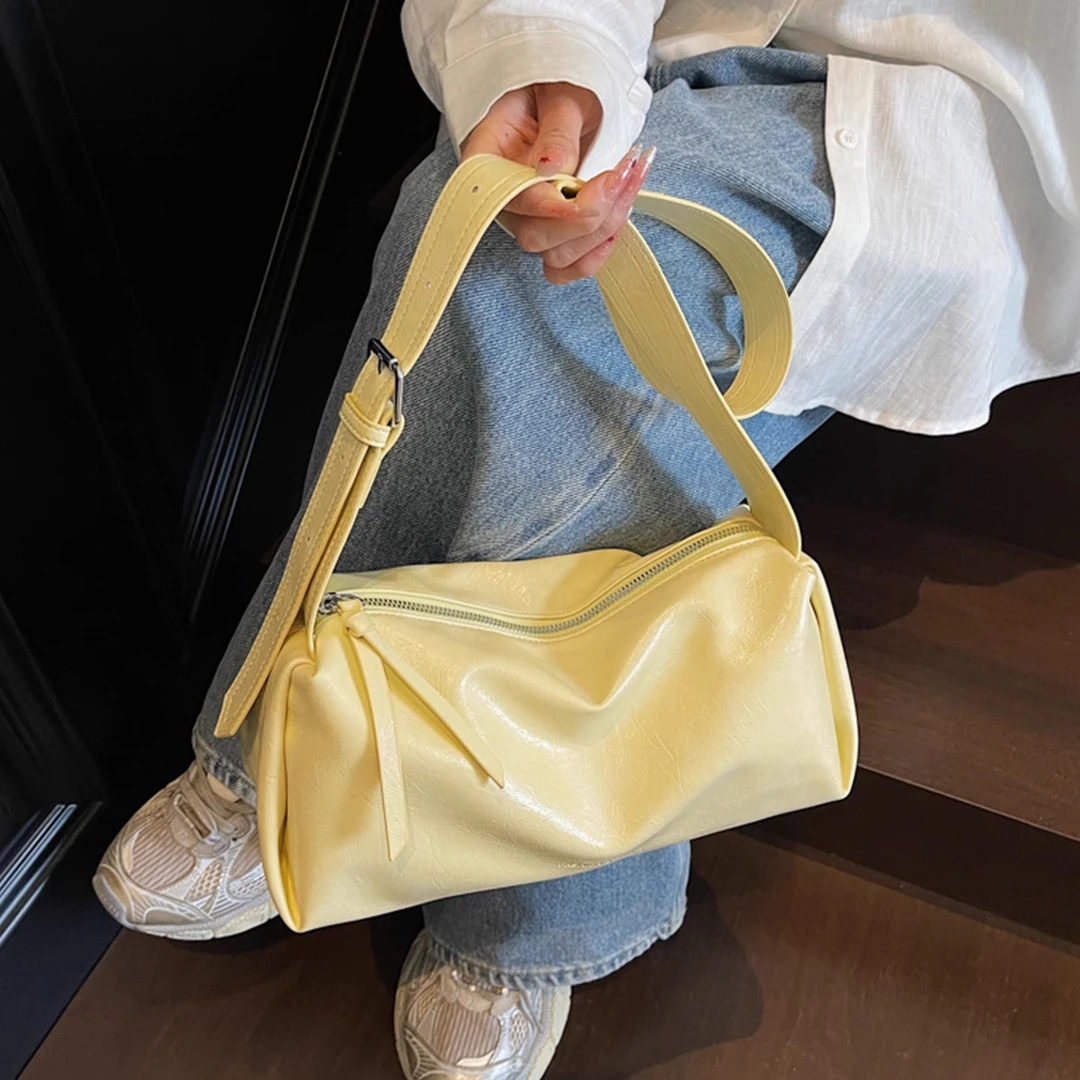 今年流行爆款包包女大容量2025新款夏季百搭简约斜挎包通勤枕头包