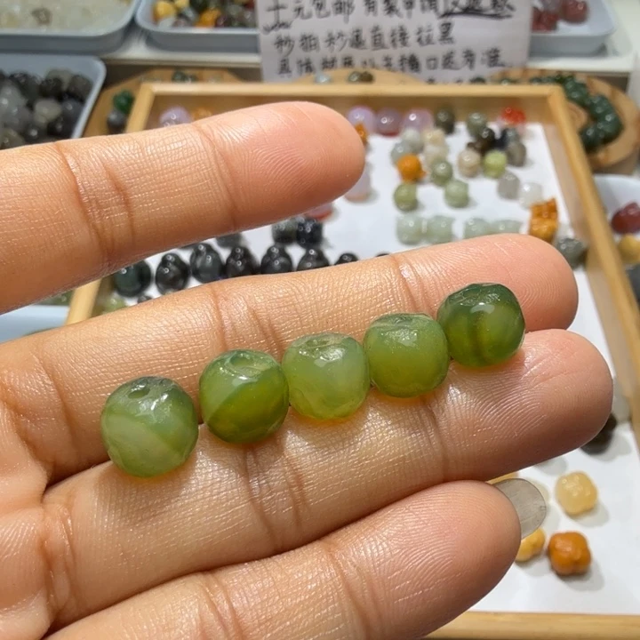 和田玉未镶嵌珠宝奇石