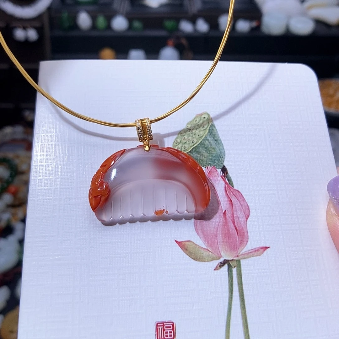 南红玛瑙挂件18K金镶嵌大****小