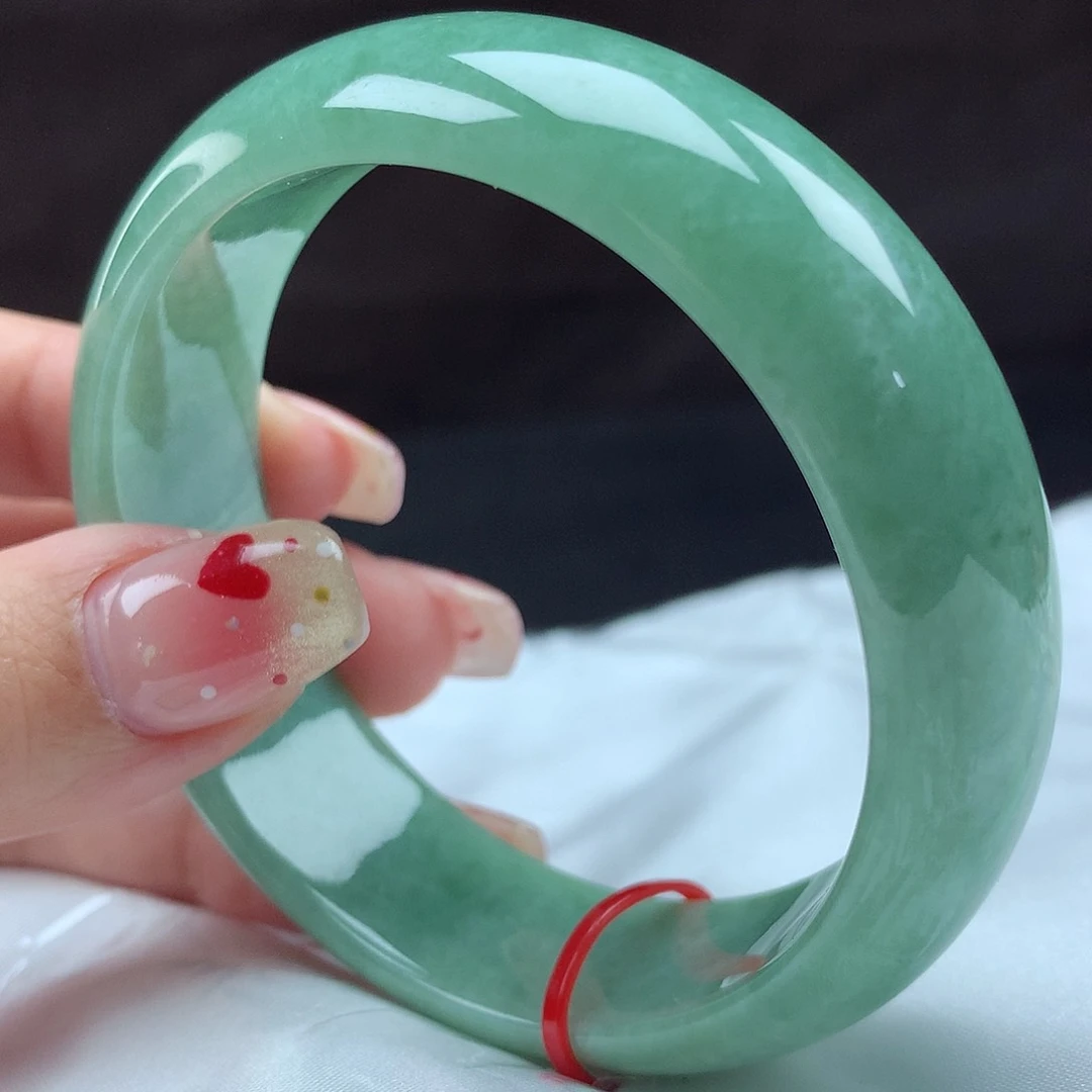 翡翠手镯未镶嵌龙***庄50047，