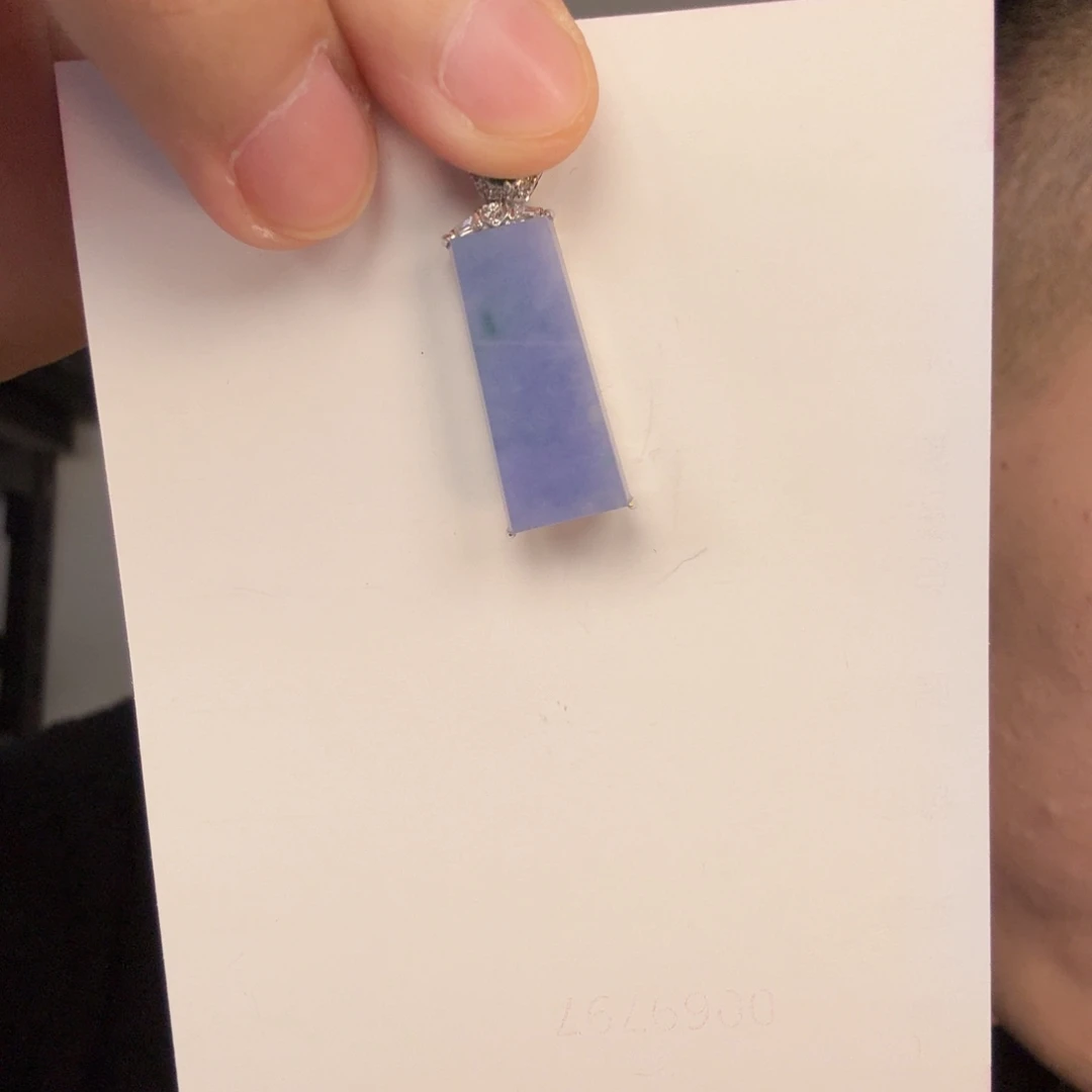 幸****翡翠18K金镶嵌颈饰一件