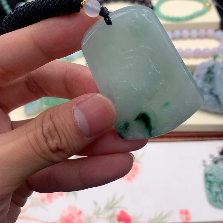 翡翠未镶嵌颈饰吊坠