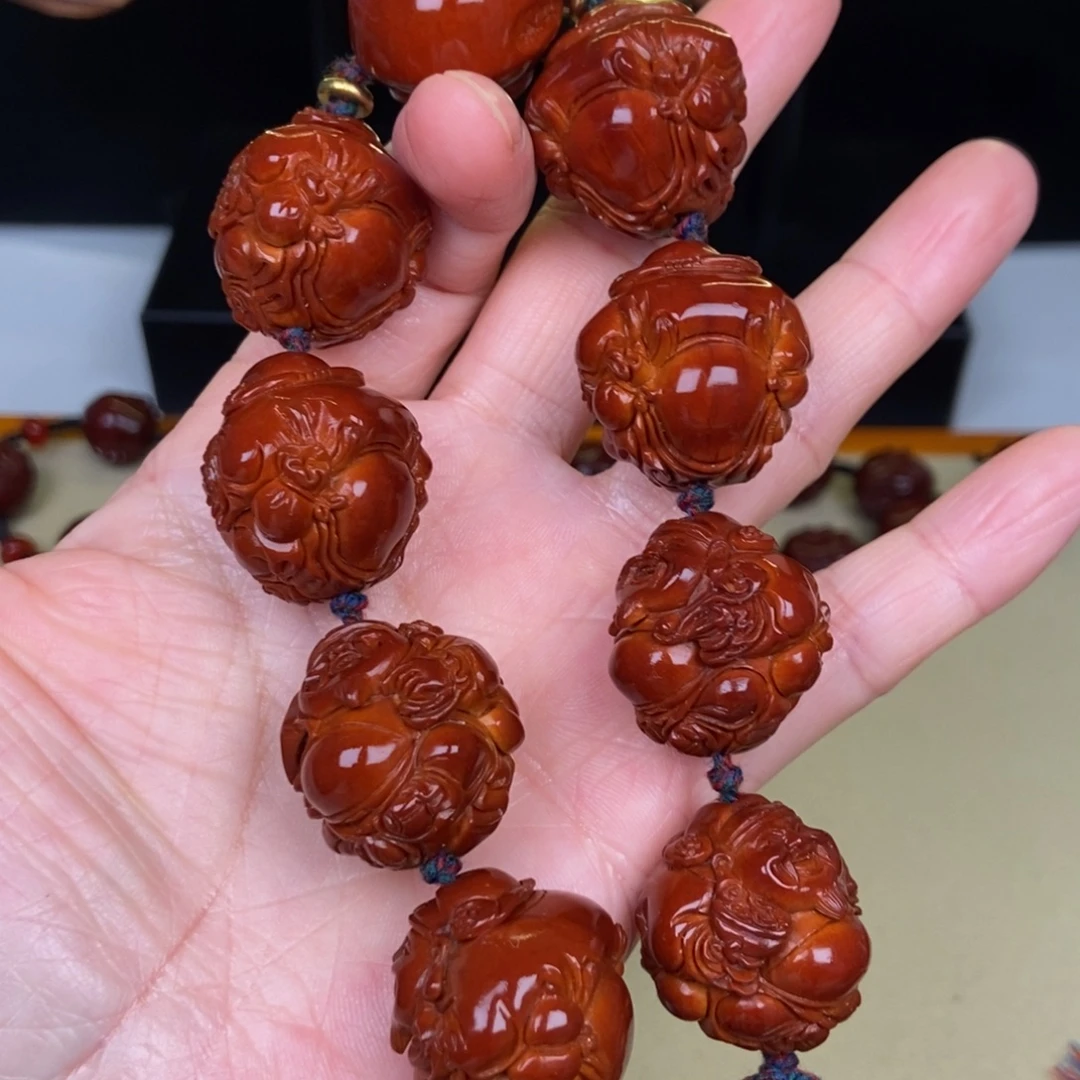 橄榄核吊坠八宝财神