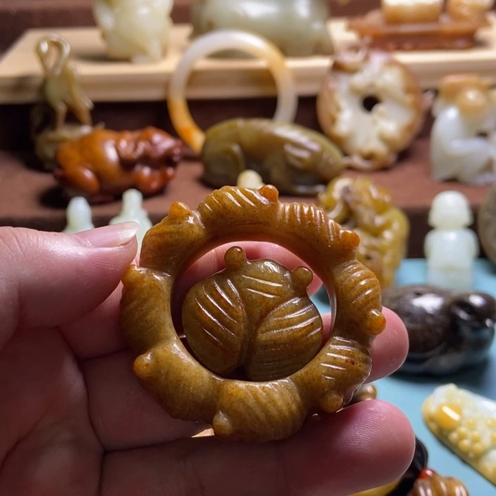 和田玉未镶嵌挂件