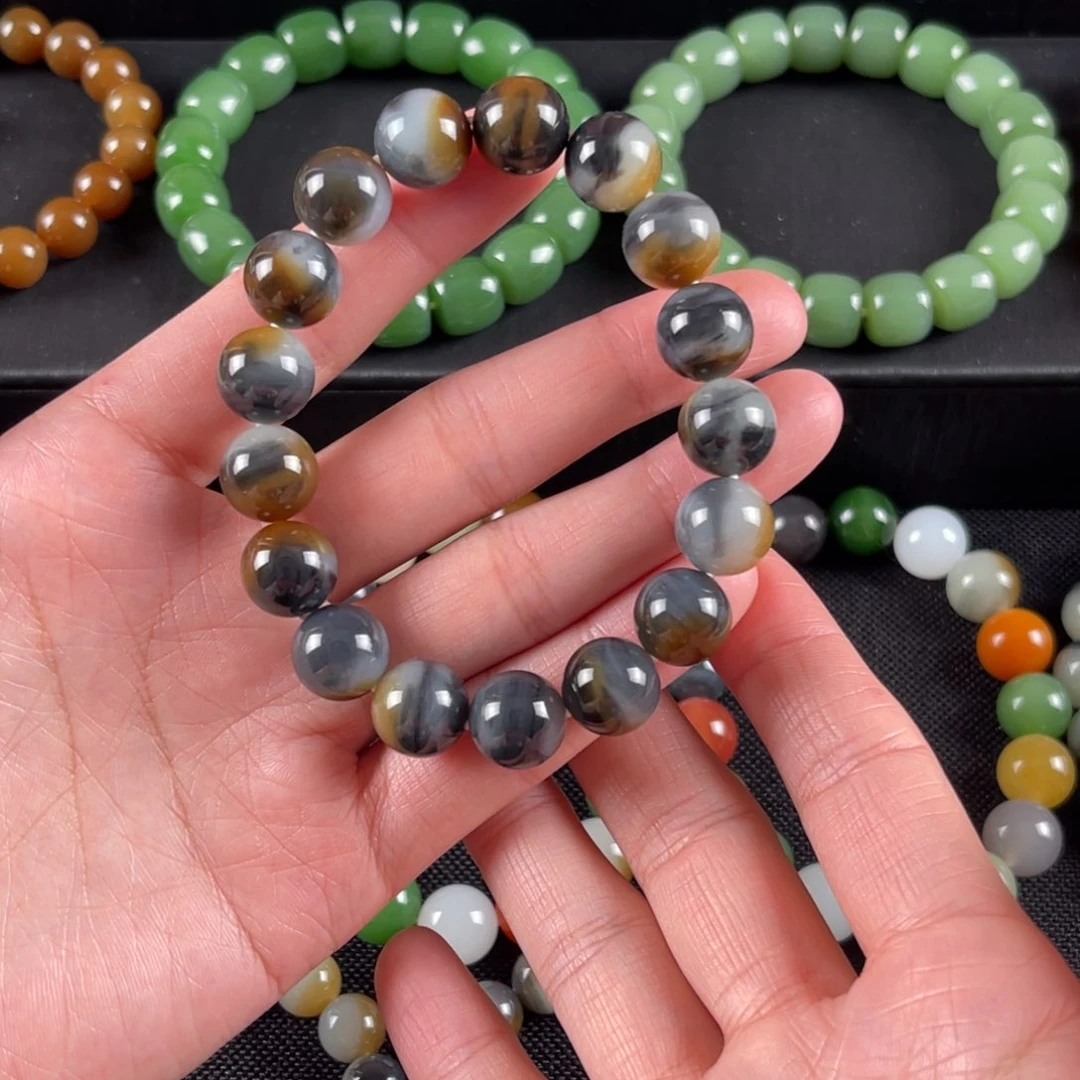 和田玉手串未镶嵌小*卡12颗颗三色