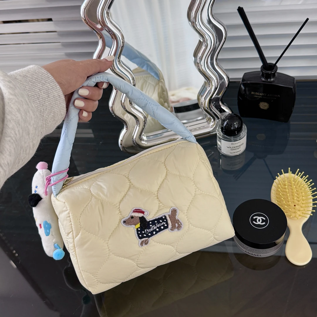 奶呼呼腊肠狗化妆包ins风手包式化妆收纳包网红小清新日系手提包