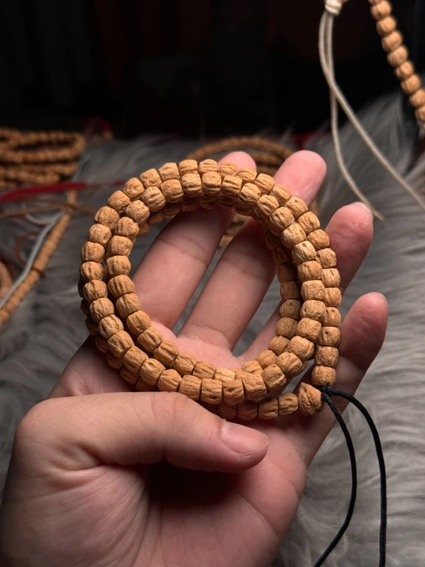 热振柏香籽红皮方块顺尺寸7左右