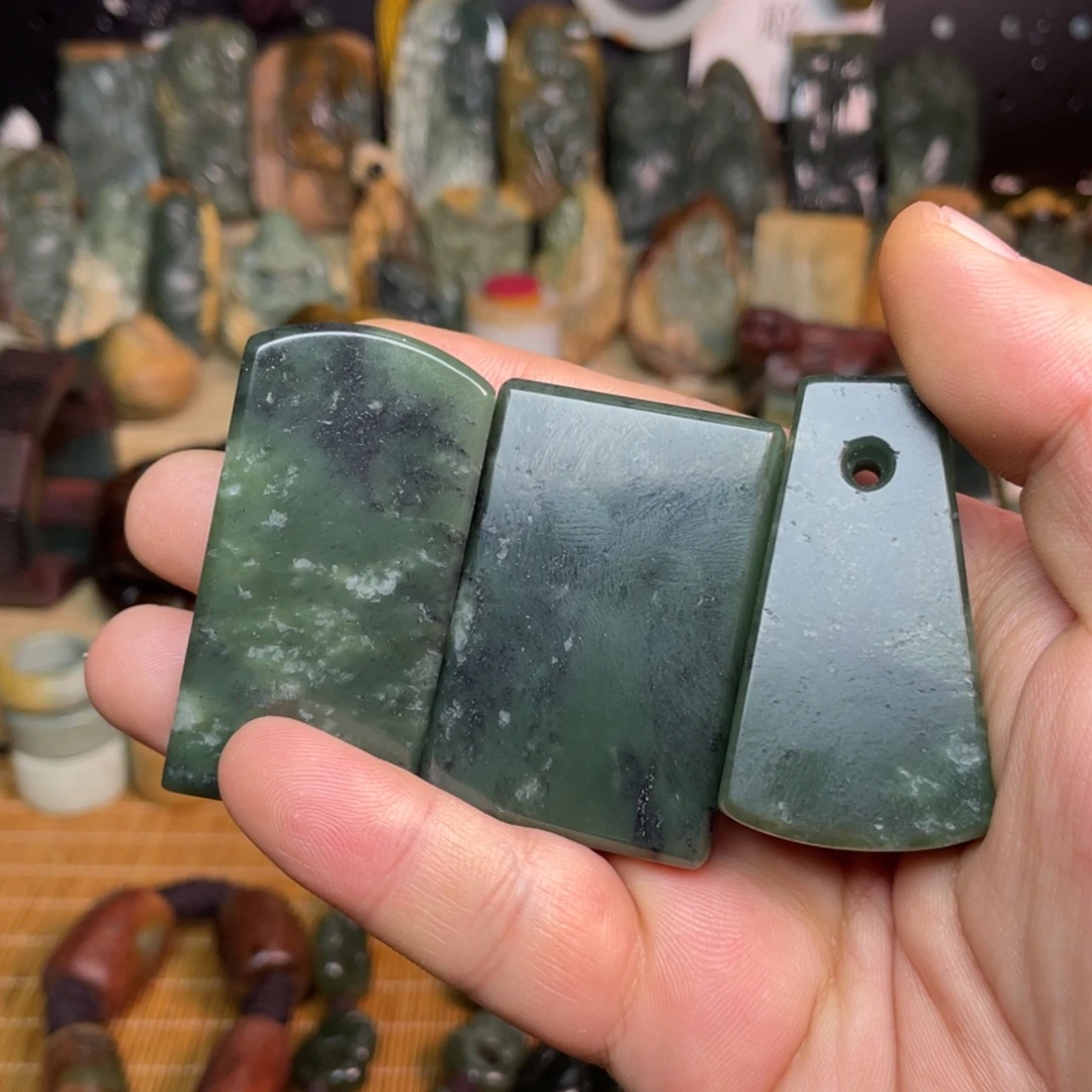 岫岩河磨玉（透闪石质玉）未镶嵌颈饰平安牌自选一个