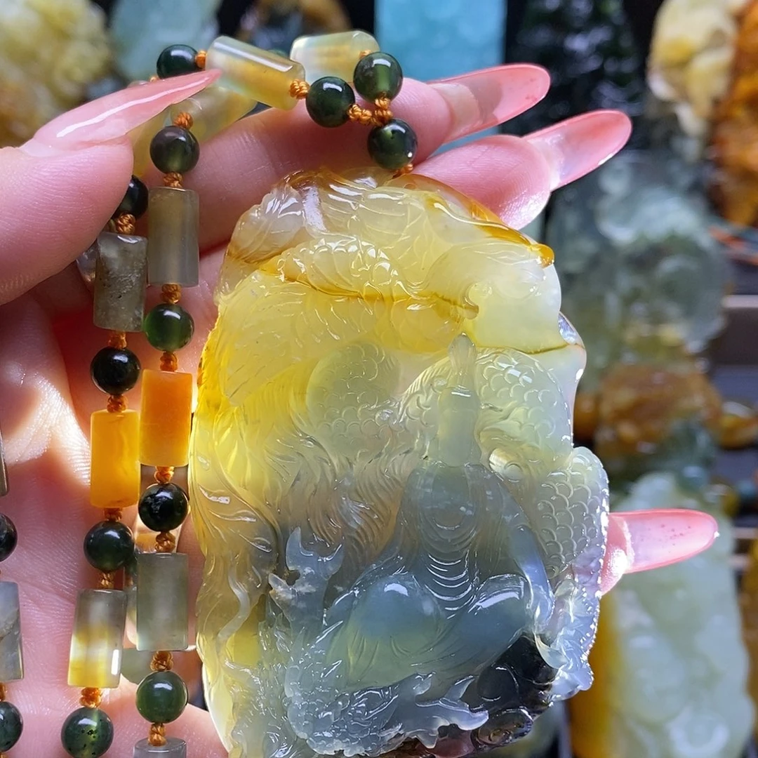 蛇纹石玉未镶嵌颈饰