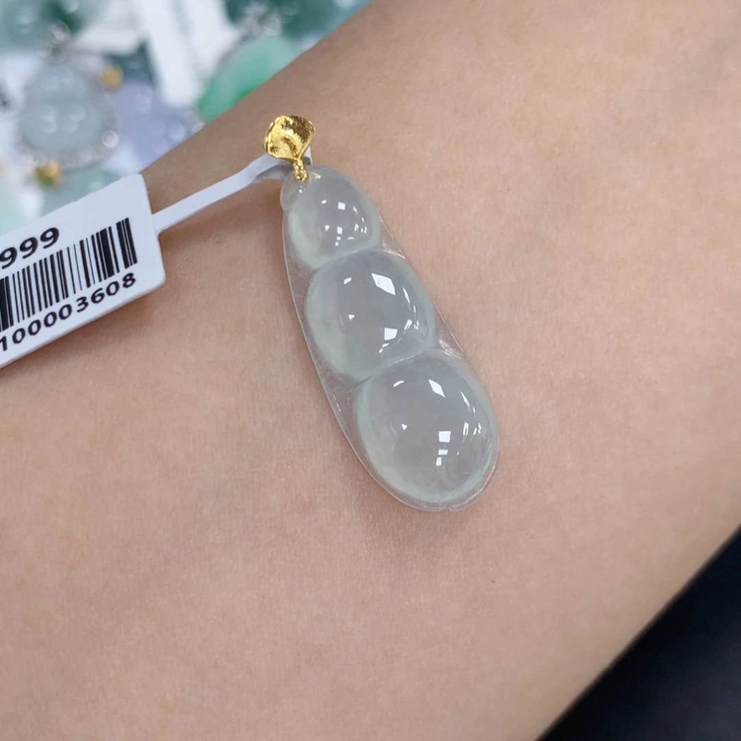 颈饰18K金镶嵌翡翠