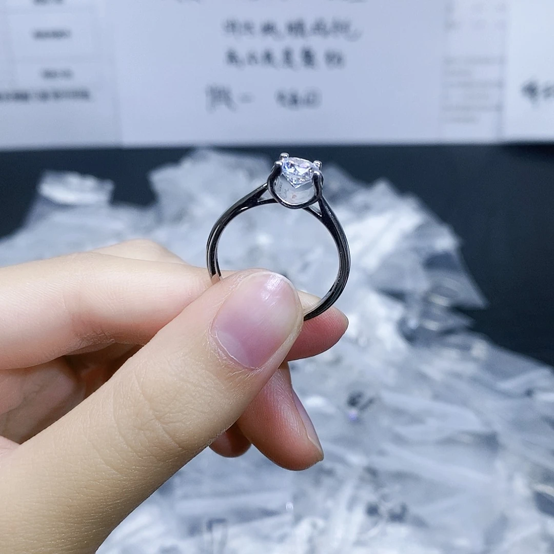 925银合成碳硅石经典牛头1ct19圈口