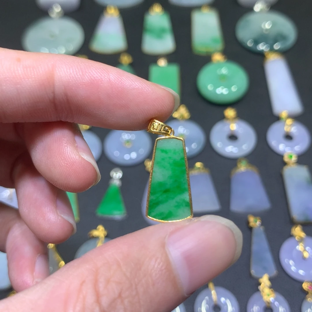 翡翠18K金镶嵌吊坠(不含链)