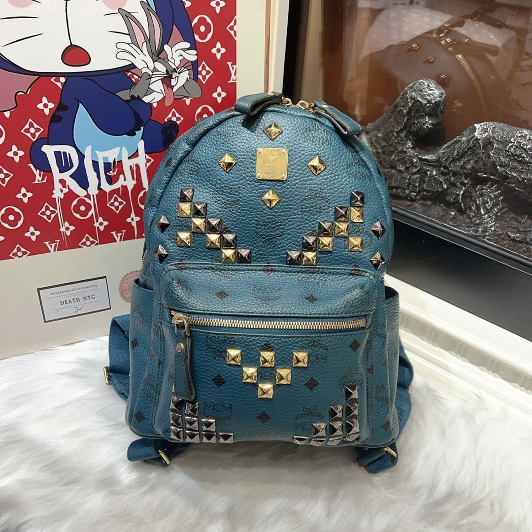95新 MCM mcm双肩包中号 a5950