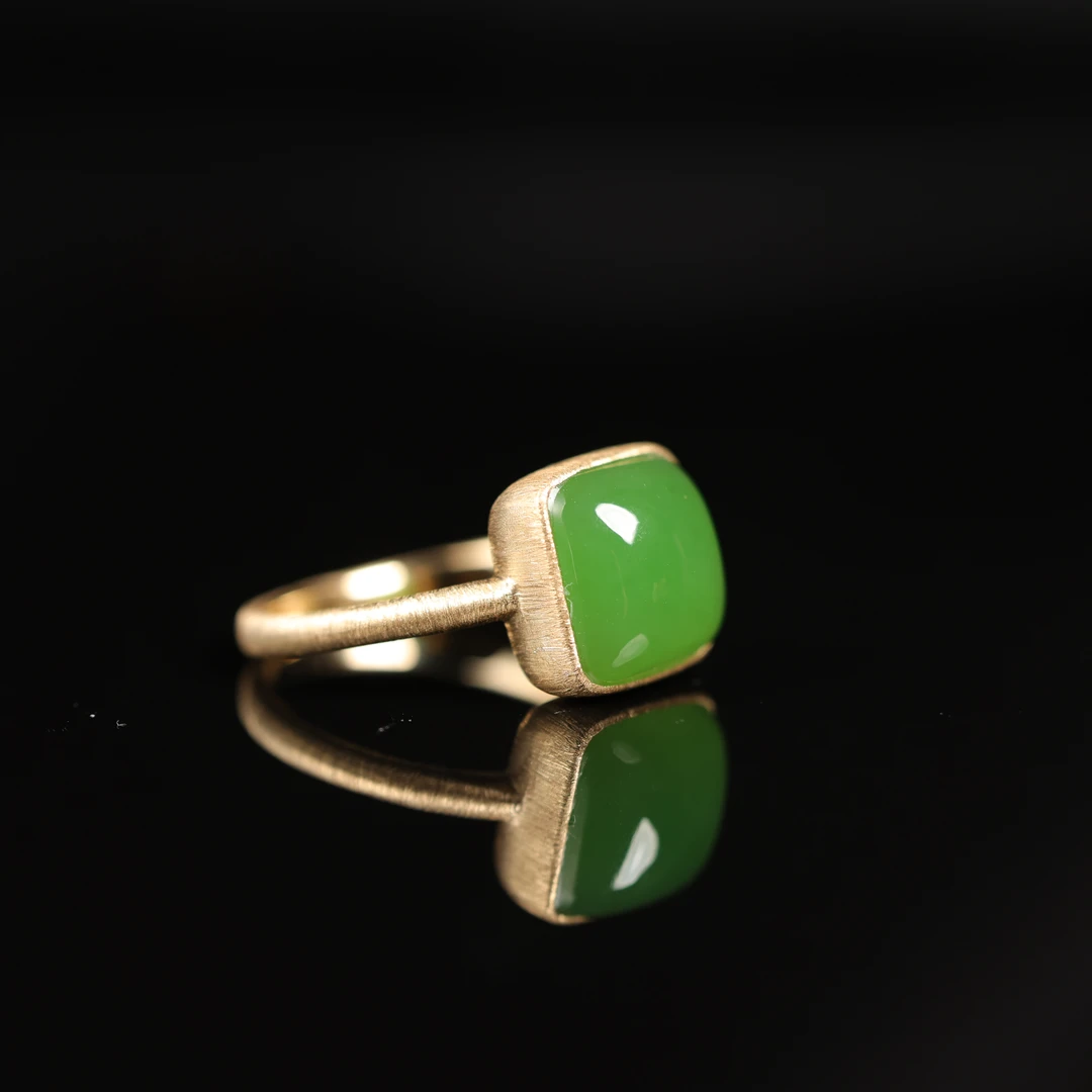 本真 | "一依"严选精品和田玉高色苹果绿戒指（备注圈口）
