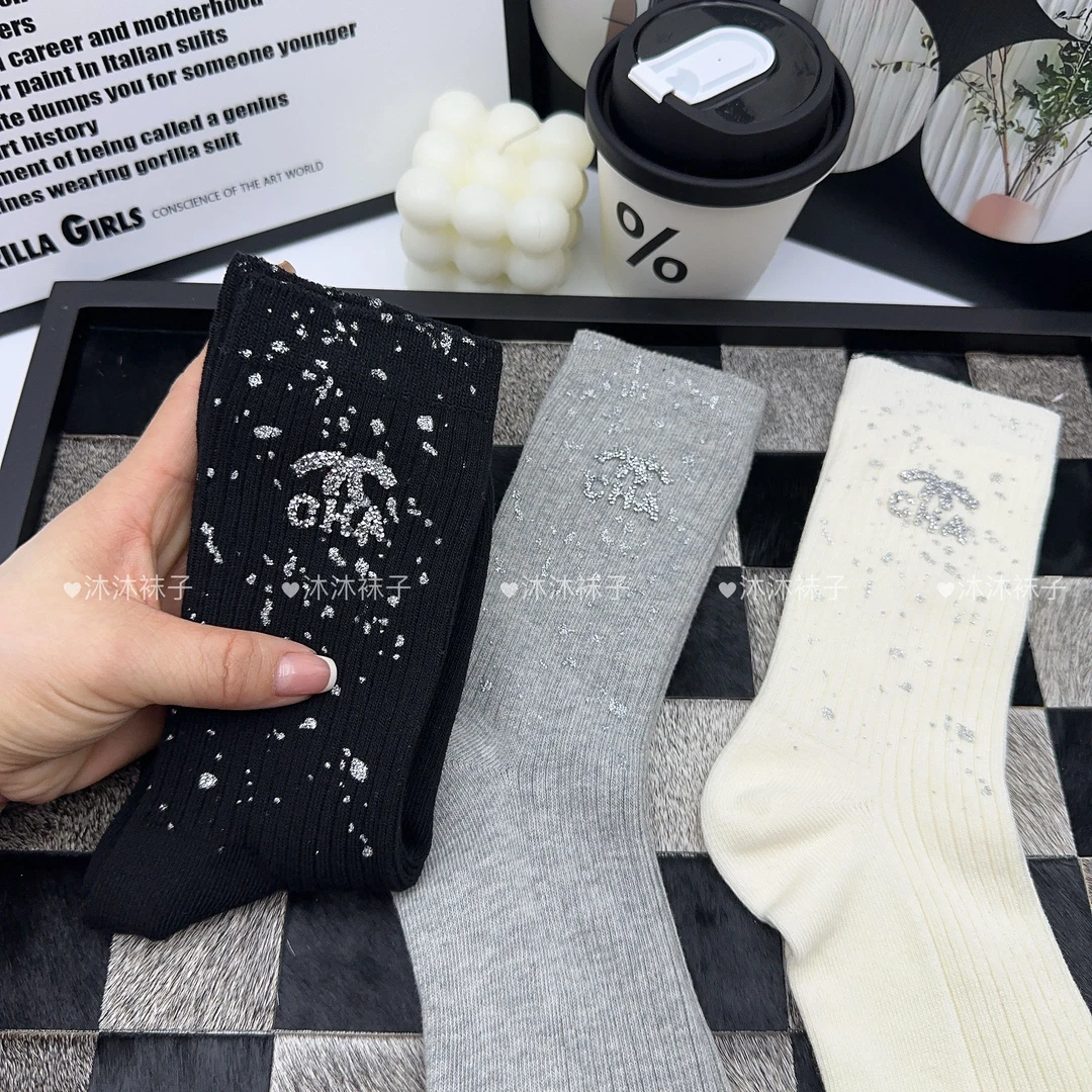 小香风爆闪水钻袜子女2025新款爆款春秋中筒配小皮鞋外穿潮网红款