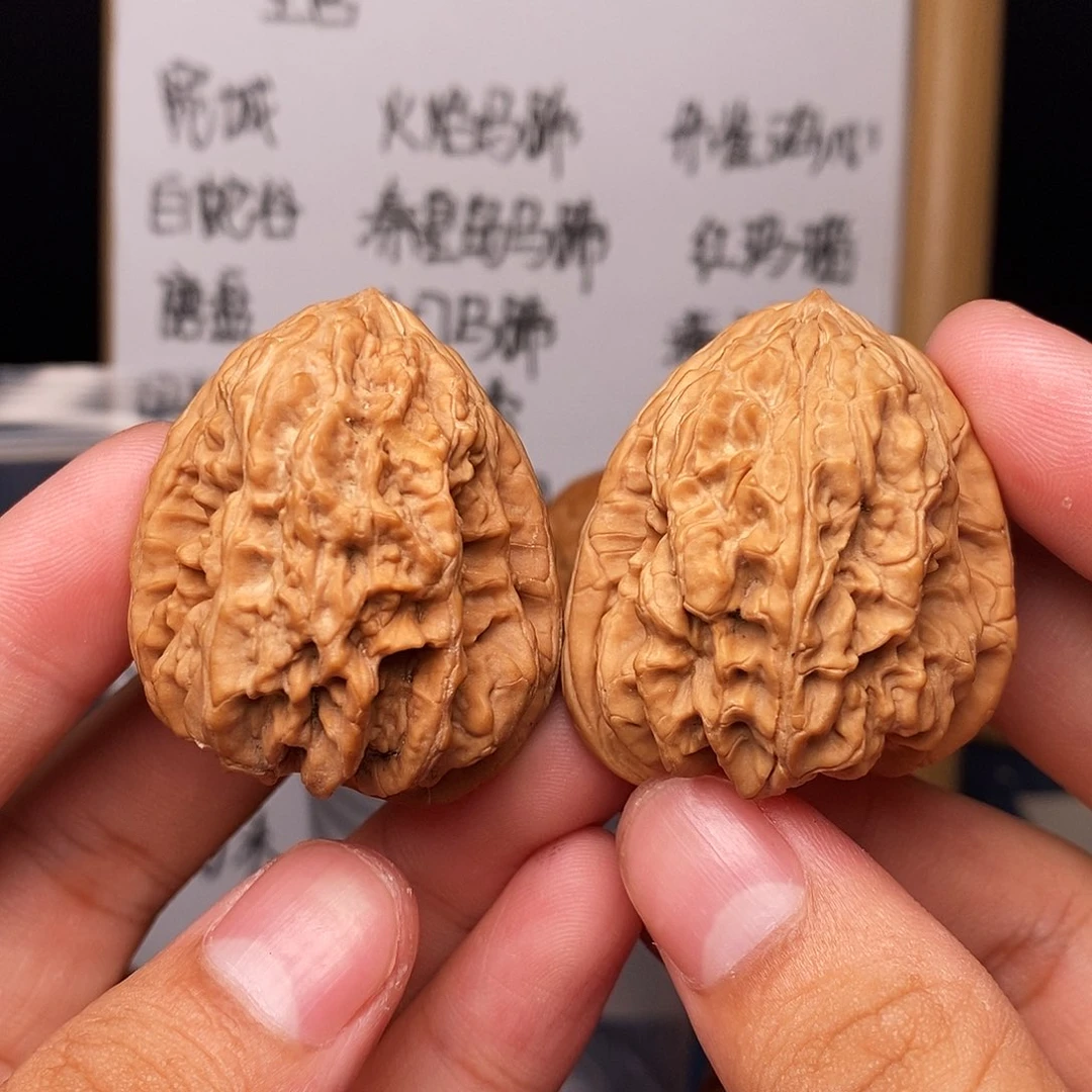 文玩核桃把件暴雪