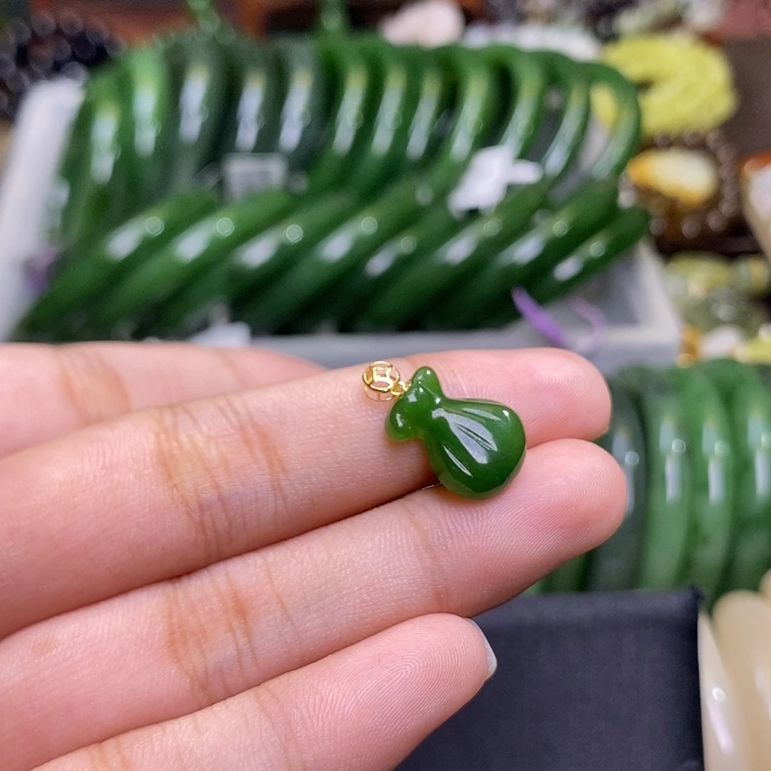 和田玉未镶嵌颈饰碧玉辣绿金镶钱袋子