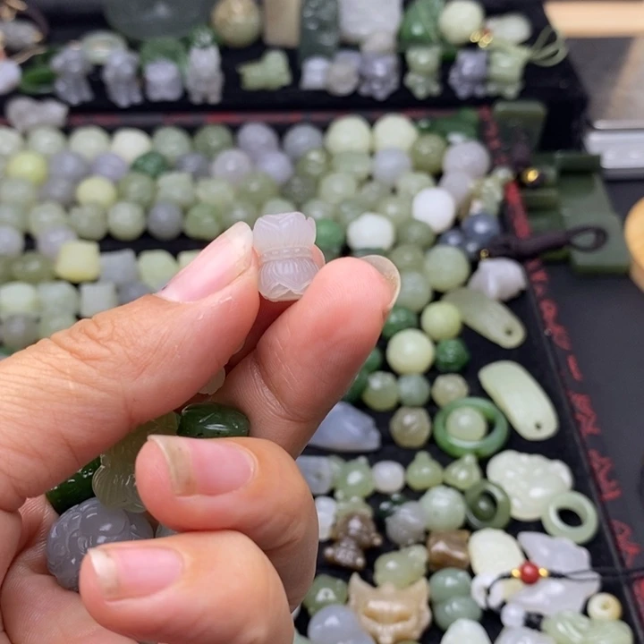 山***川和田玉未镶嵌颈饰