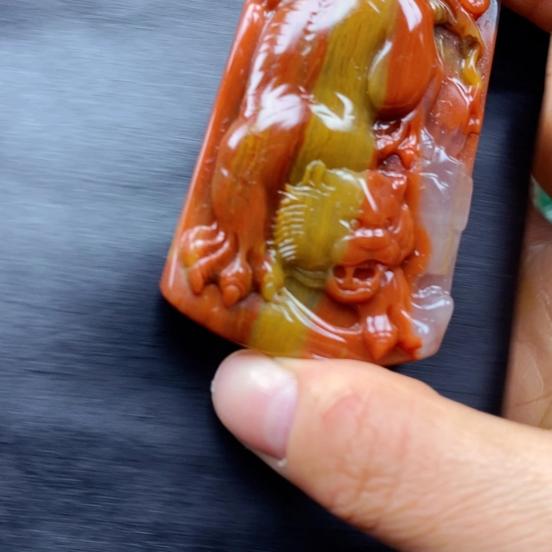 石英质玉（黄龙玉）颈饰未镶嵌