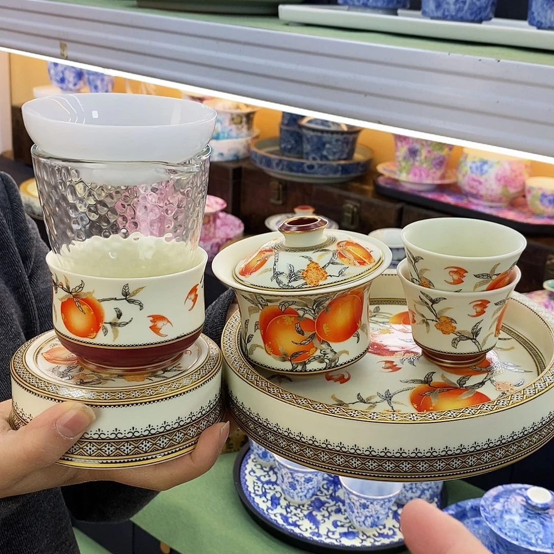 盖碗里的水煮开后放入