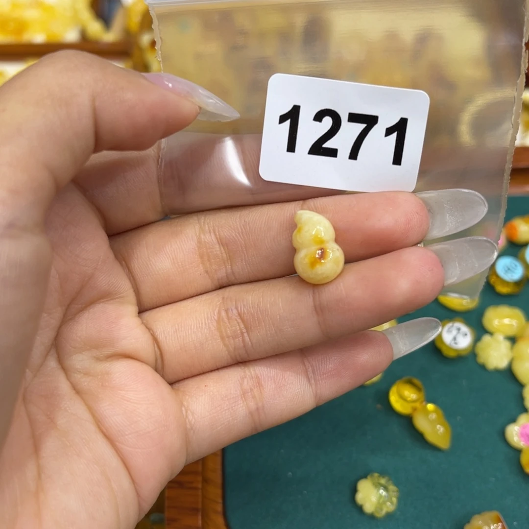 琥珀珠宝奇石未镶嵌