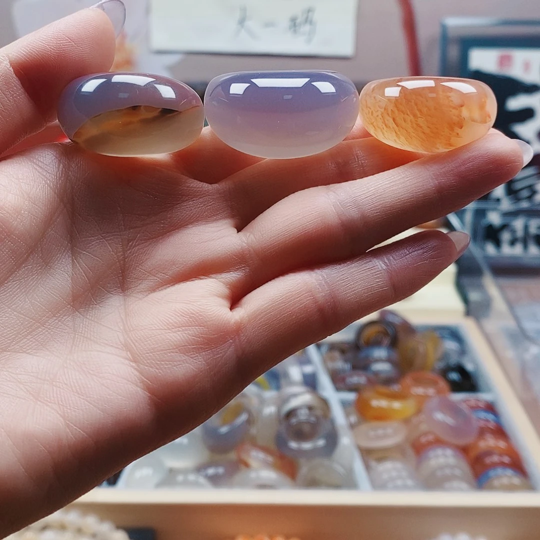 飘***活玛瑙/玉髓戒指未镶嵌