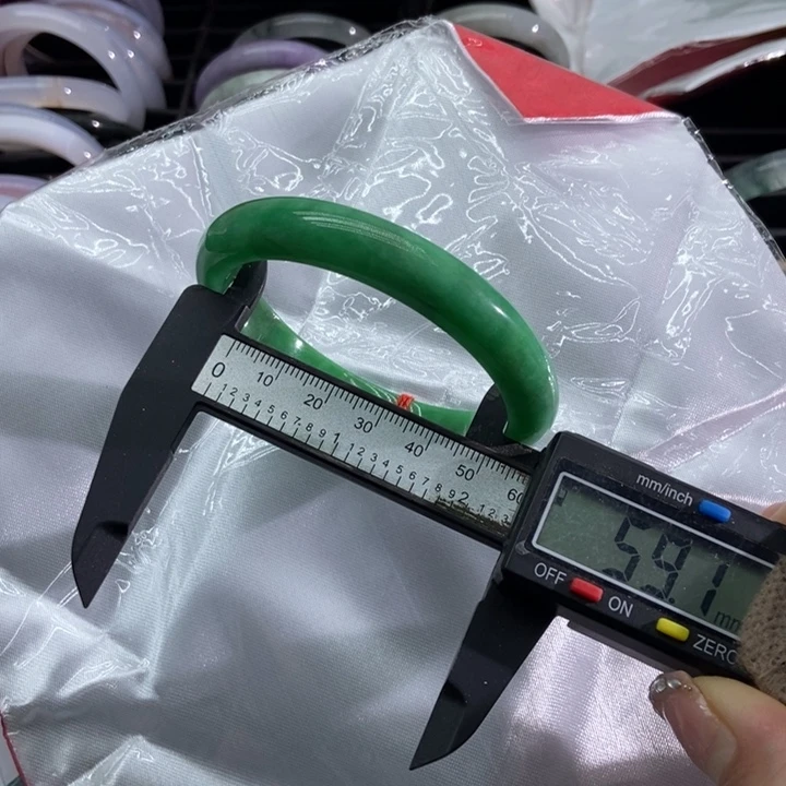 翡翠手镯未镶嵌59