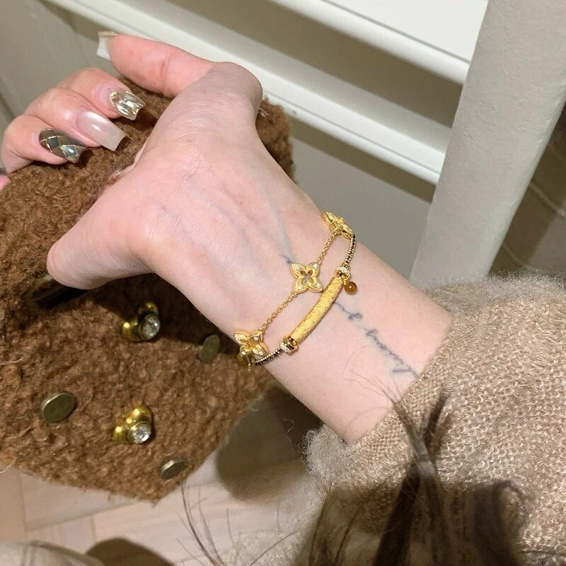 高级感中古金色四叶花弯管手錬女精致复古布契风气质叠戴手饰