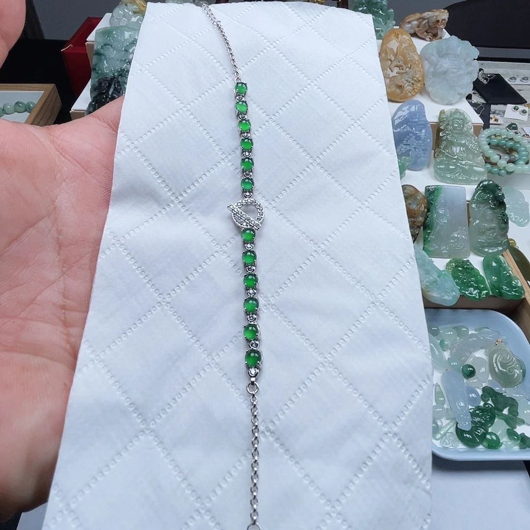 卢***鹏翡翠未镶嵌吊坠(不含链)