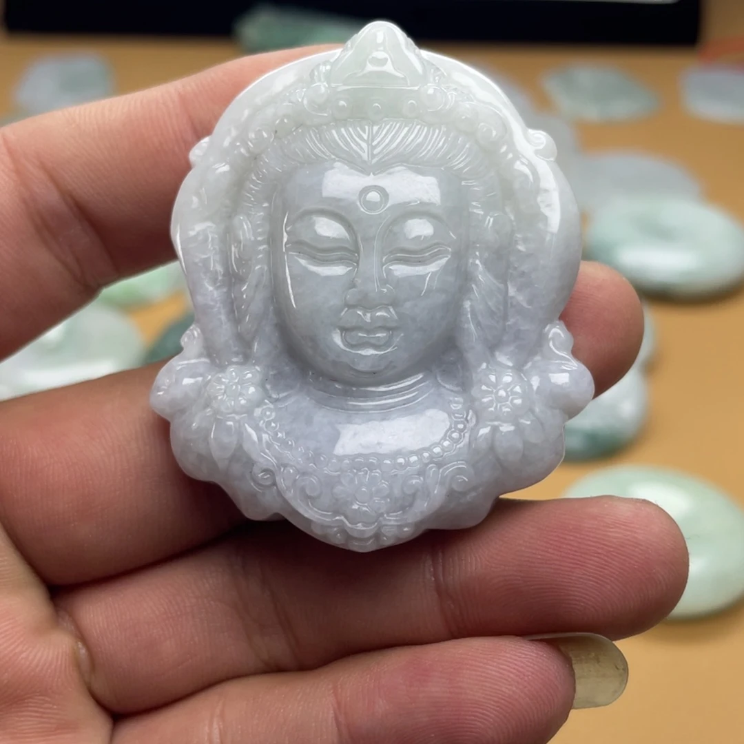 翡翠未镶嵌颈饰观音