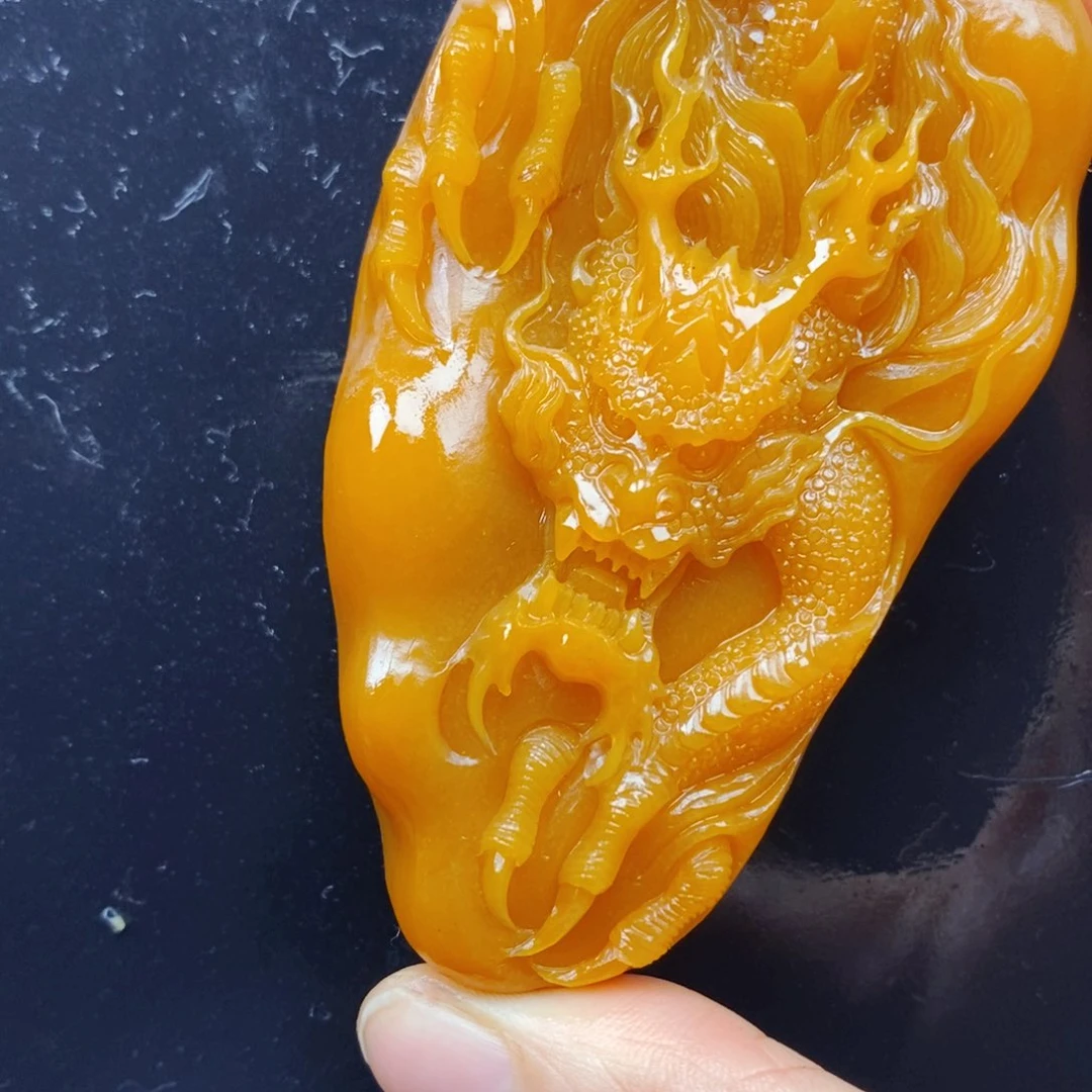 石英质玉（黄龙玉）未镶嵌颈饰