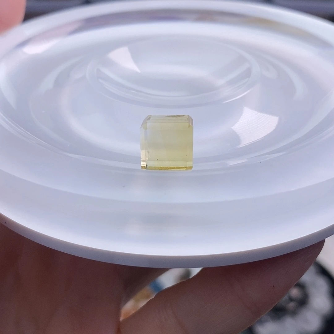 水晶手链未镶嵌?**•