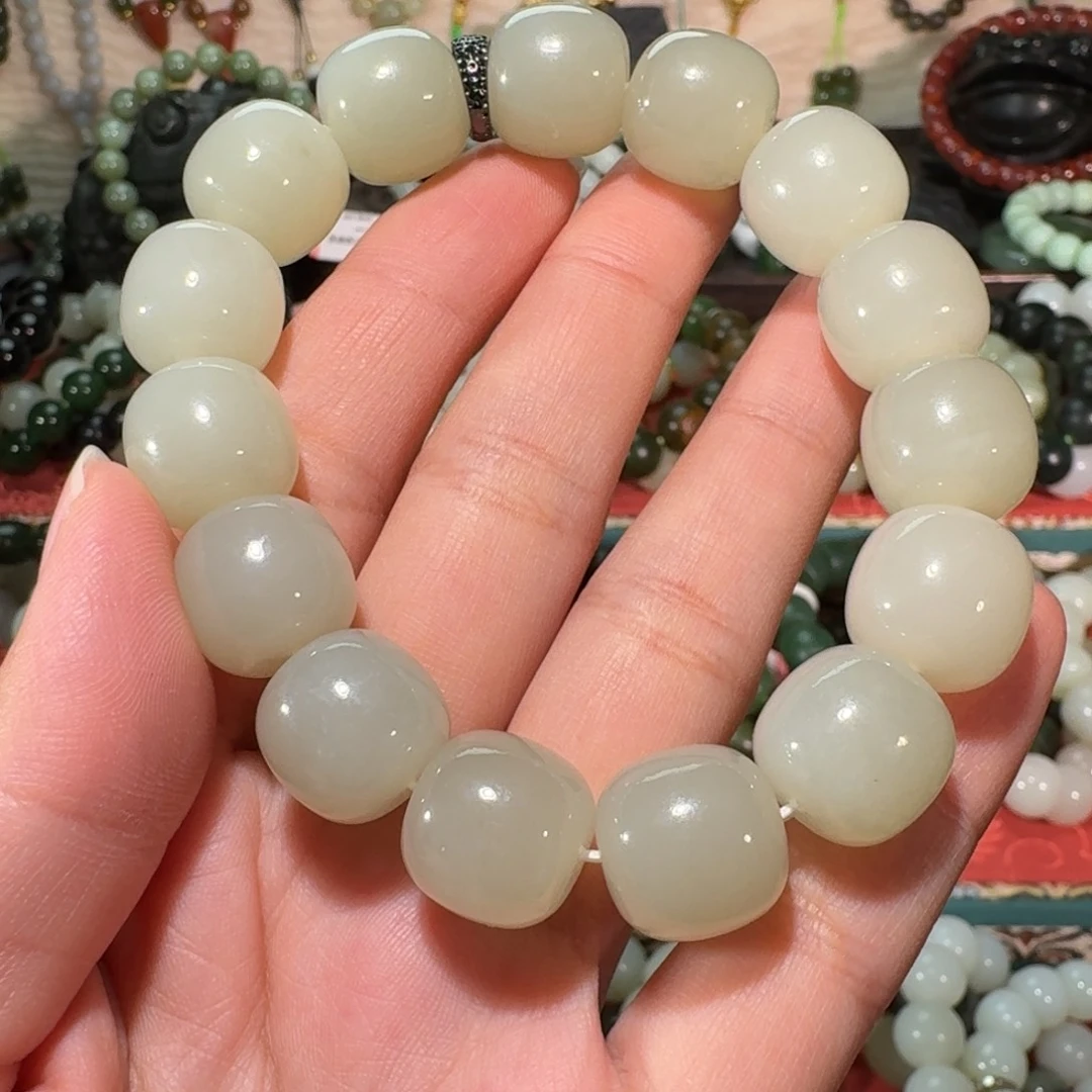 钟***鬼和田玉未镶嵌手链