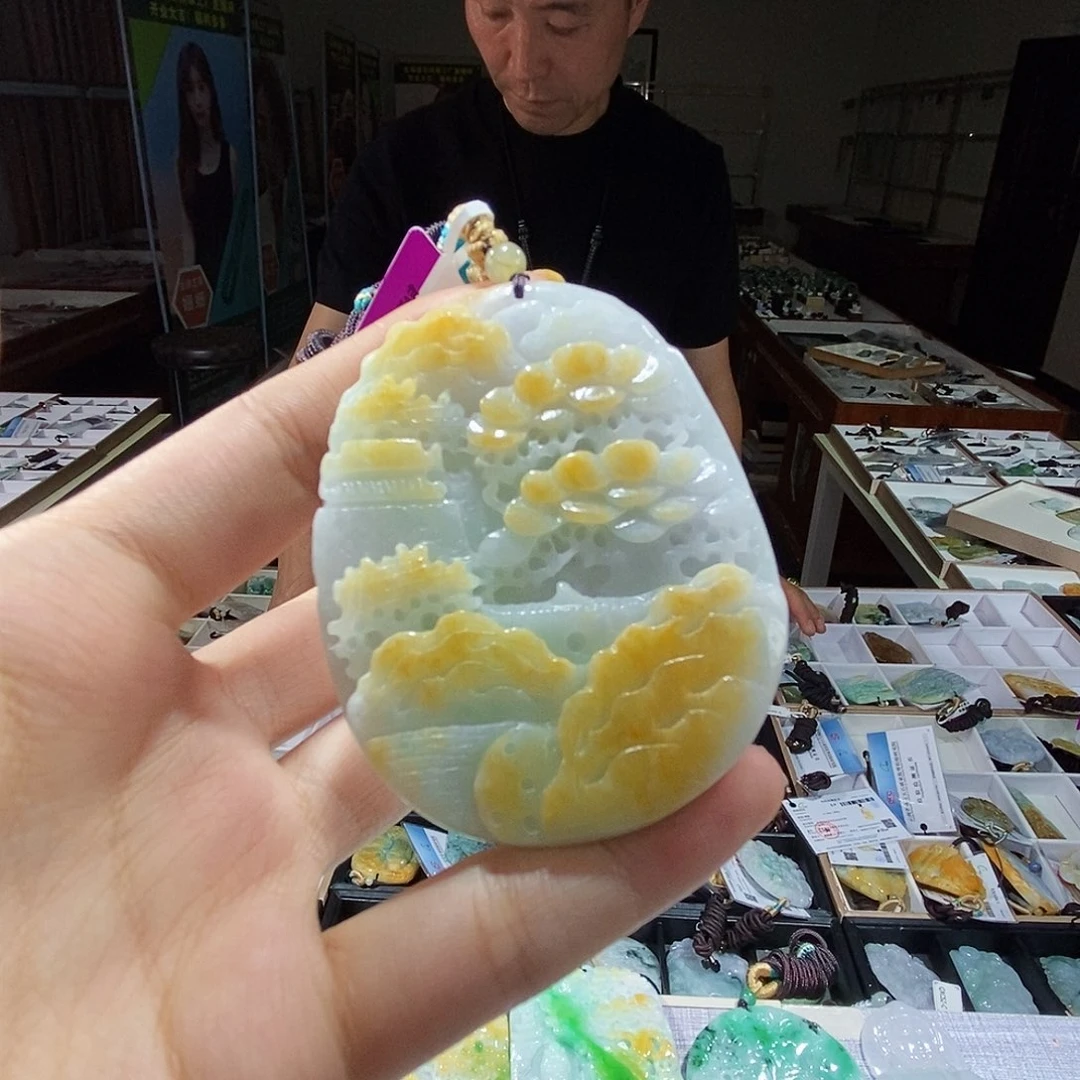 翡翠未镶嵌颈饰翡翠