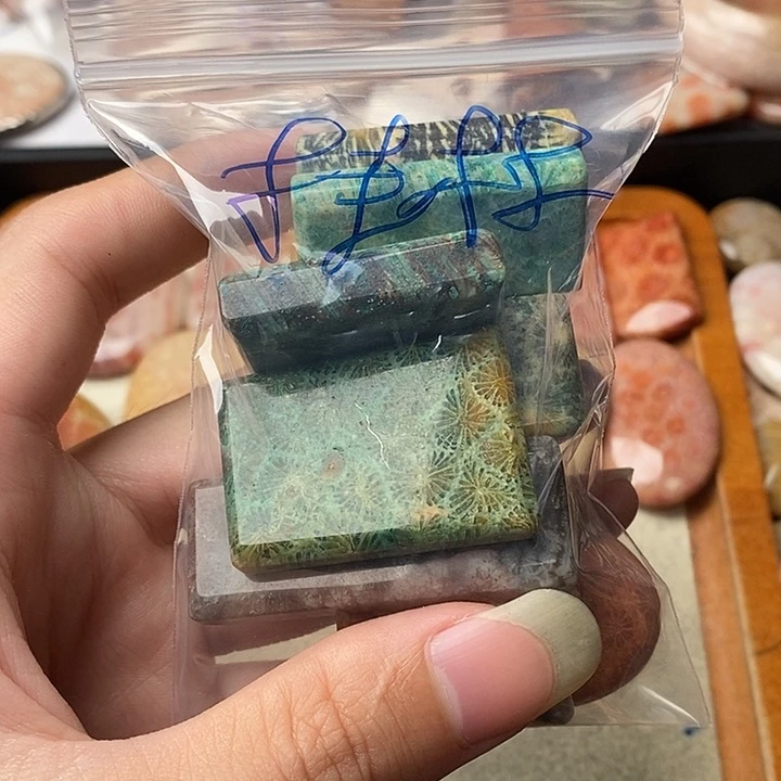 硅化玉颈饰未镶嵌桂****店