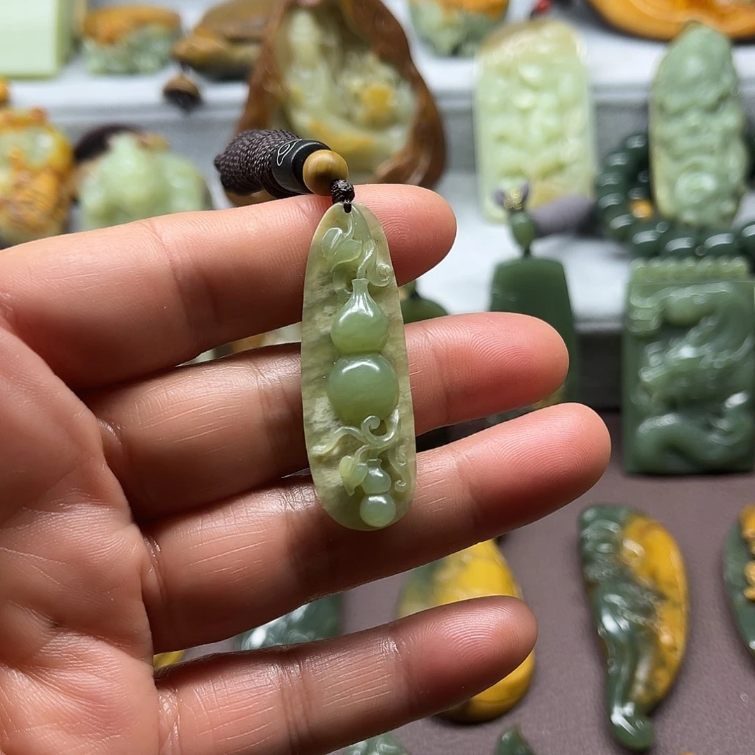 岫岩河磨玉（透闪石质玉）未镶嵌颈饰