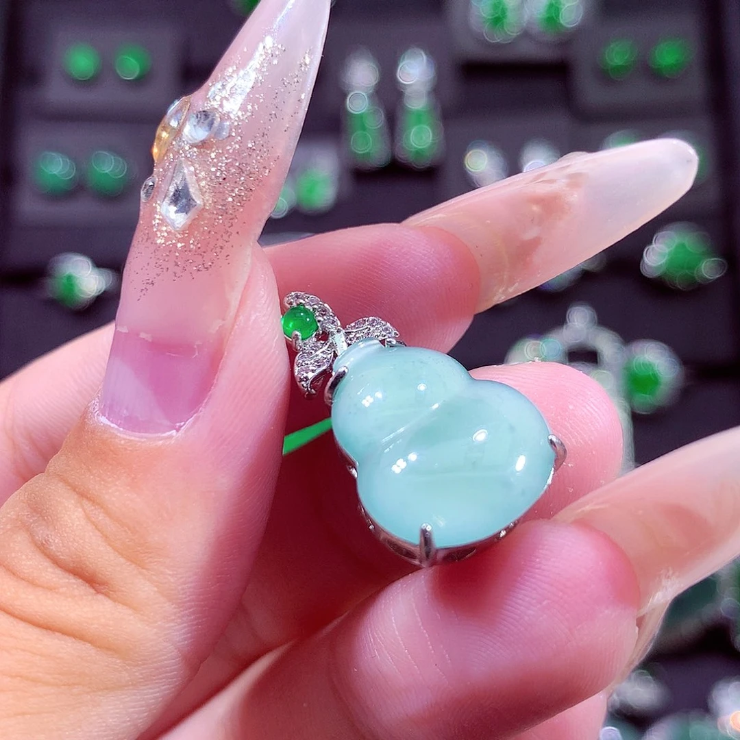 颈饰未镶嵌翡翠挂件