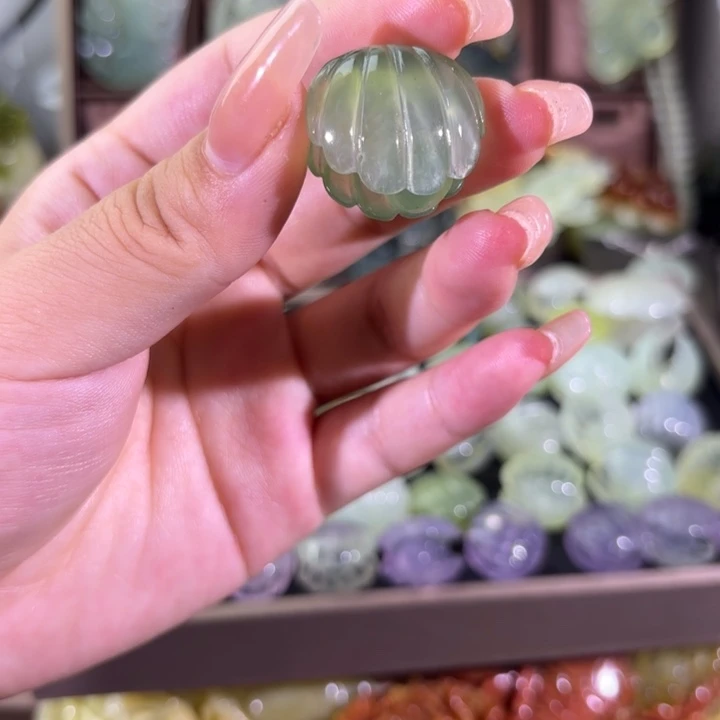 蛇纹石玉未镶嵌颈饰訸*
