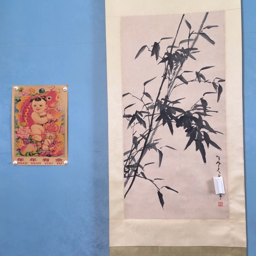 花瓶年画等装饰品