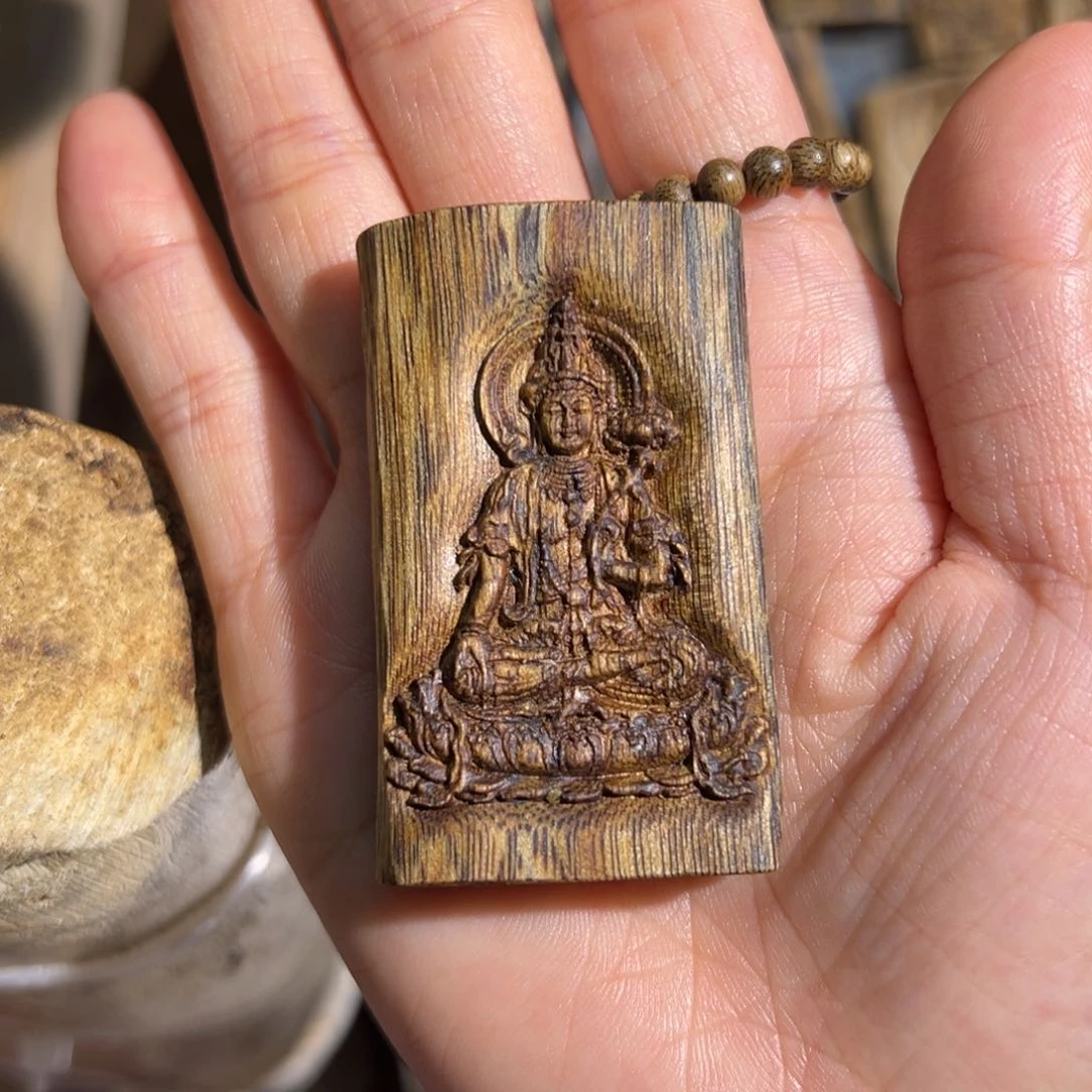 沉香吊坠活****彩白棋楠吊坠雕刻10.6克