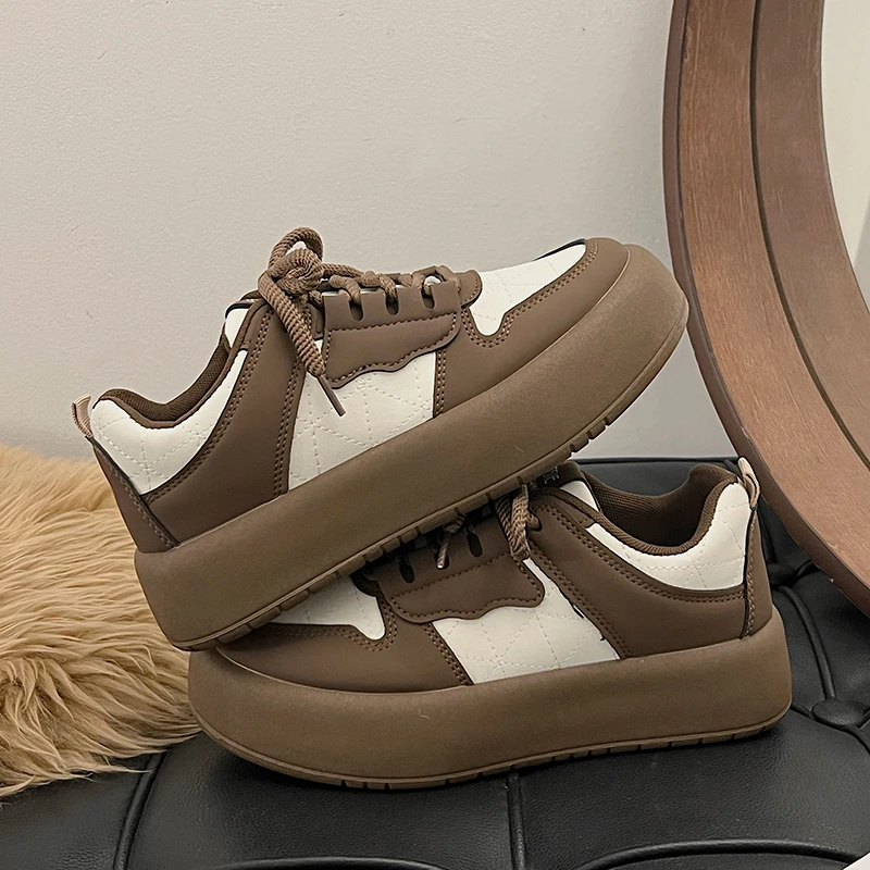 新年厚底板鞋女2025春季新款爆款百搭韩版休闲学生轻便运动女鞋子