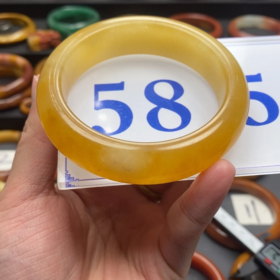 石英质玉（黄龙玉）手镯未镶嵌