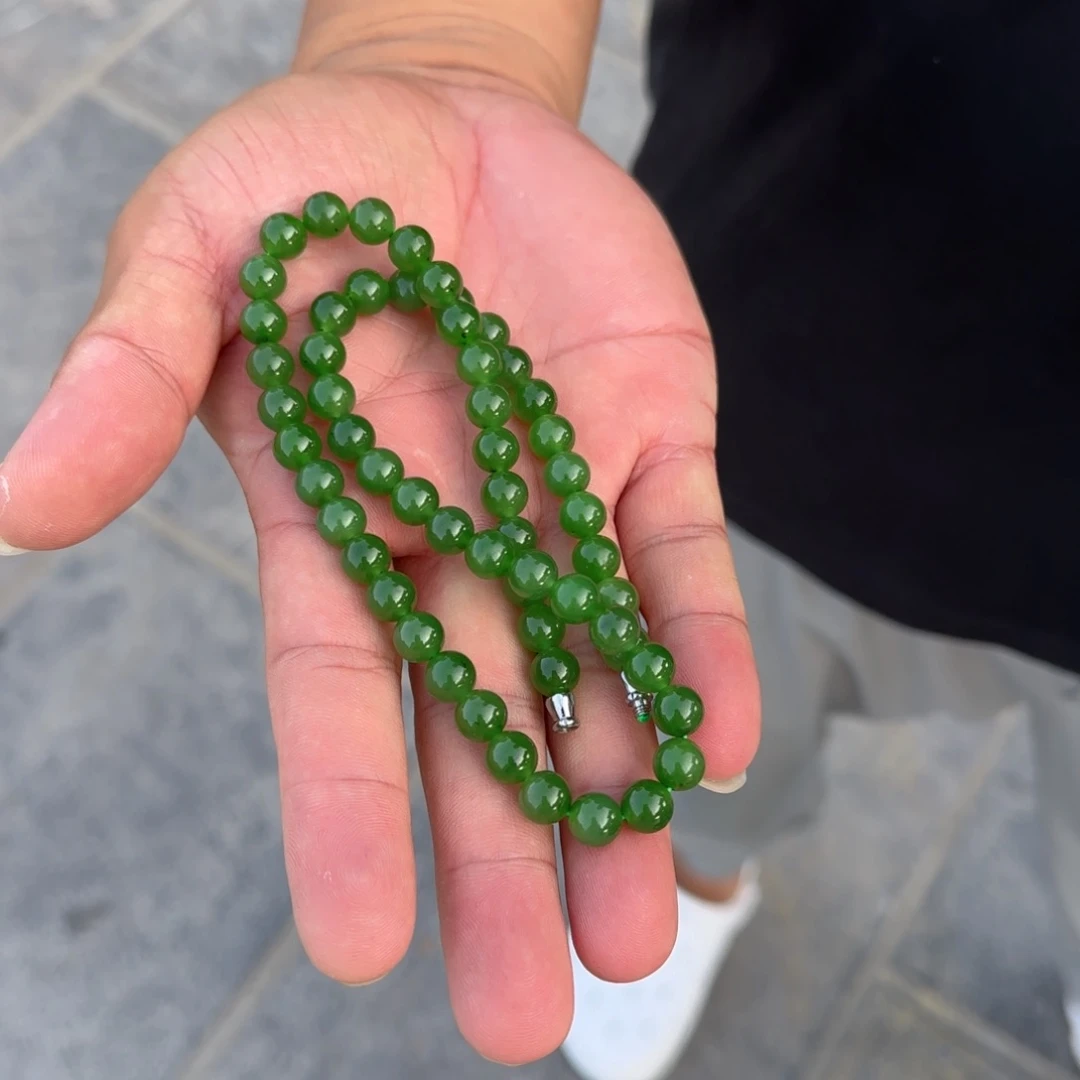 和田玉未镶嵌颈饰俄碧纯天然阳绿卡8