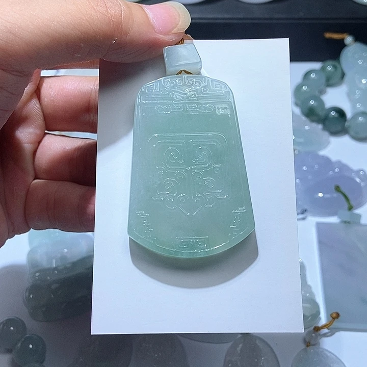 翡翠未镶嵌颈饰仿古牌