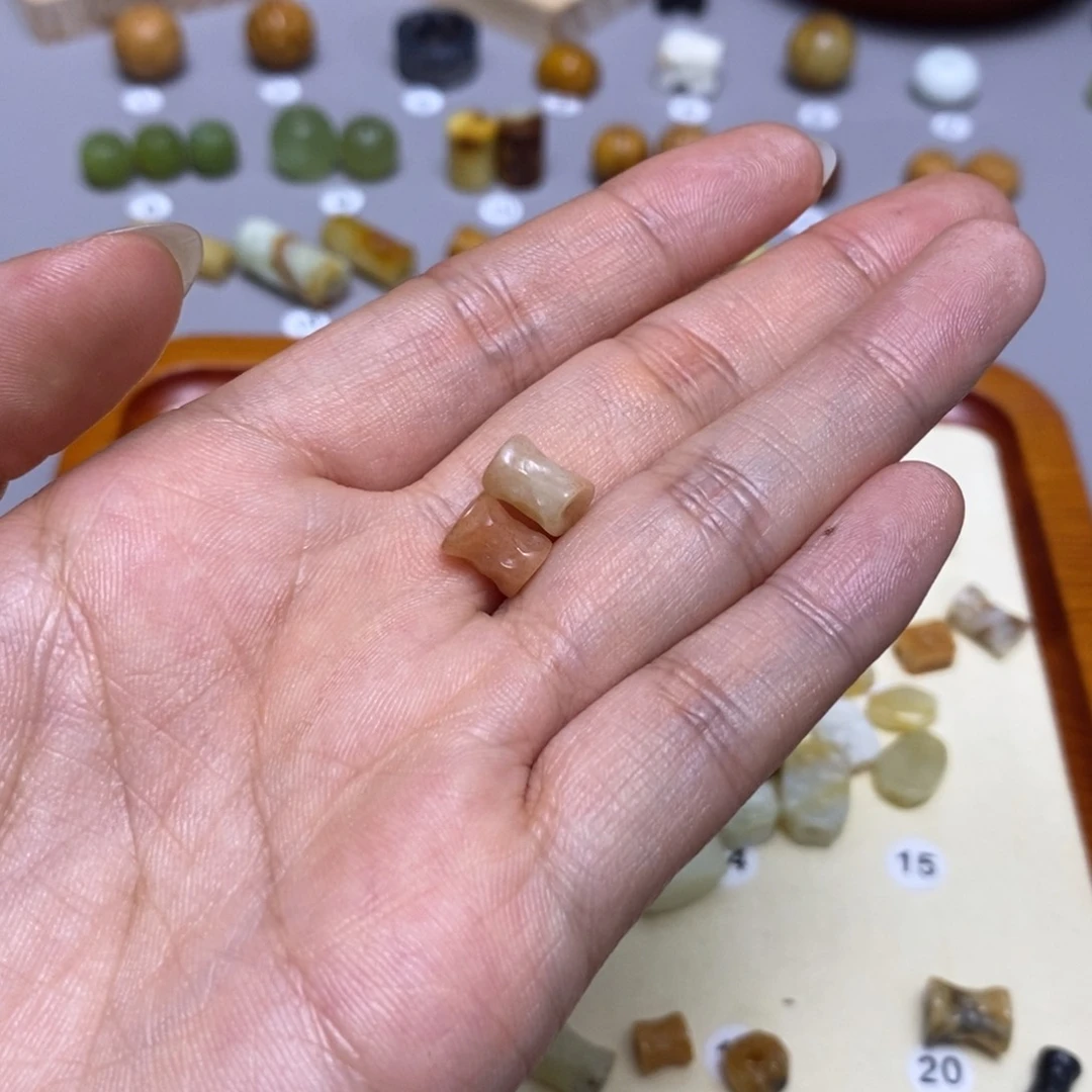 蛇纹石玉配饰合金枳****.